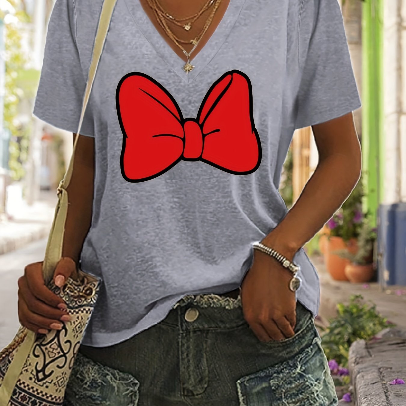 Red Bowknot Print T-shirt, Short Sleeve V Neck Summer Casual Top, Womens Clothing